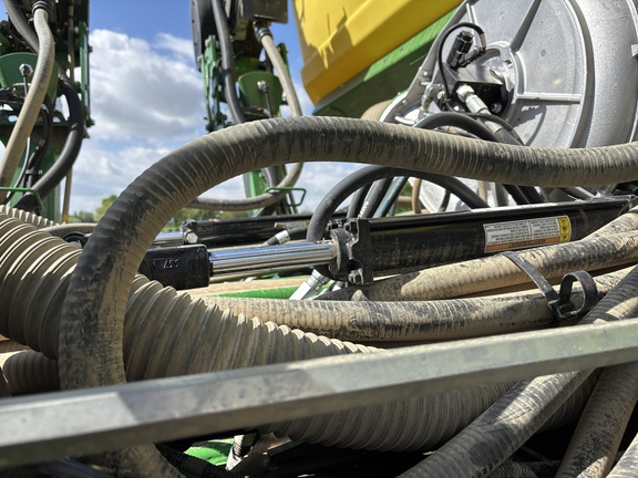 Used 2023 John Deere 1795 Planters: Drawn at Koenig Equipment in Anna, OH - Photo4