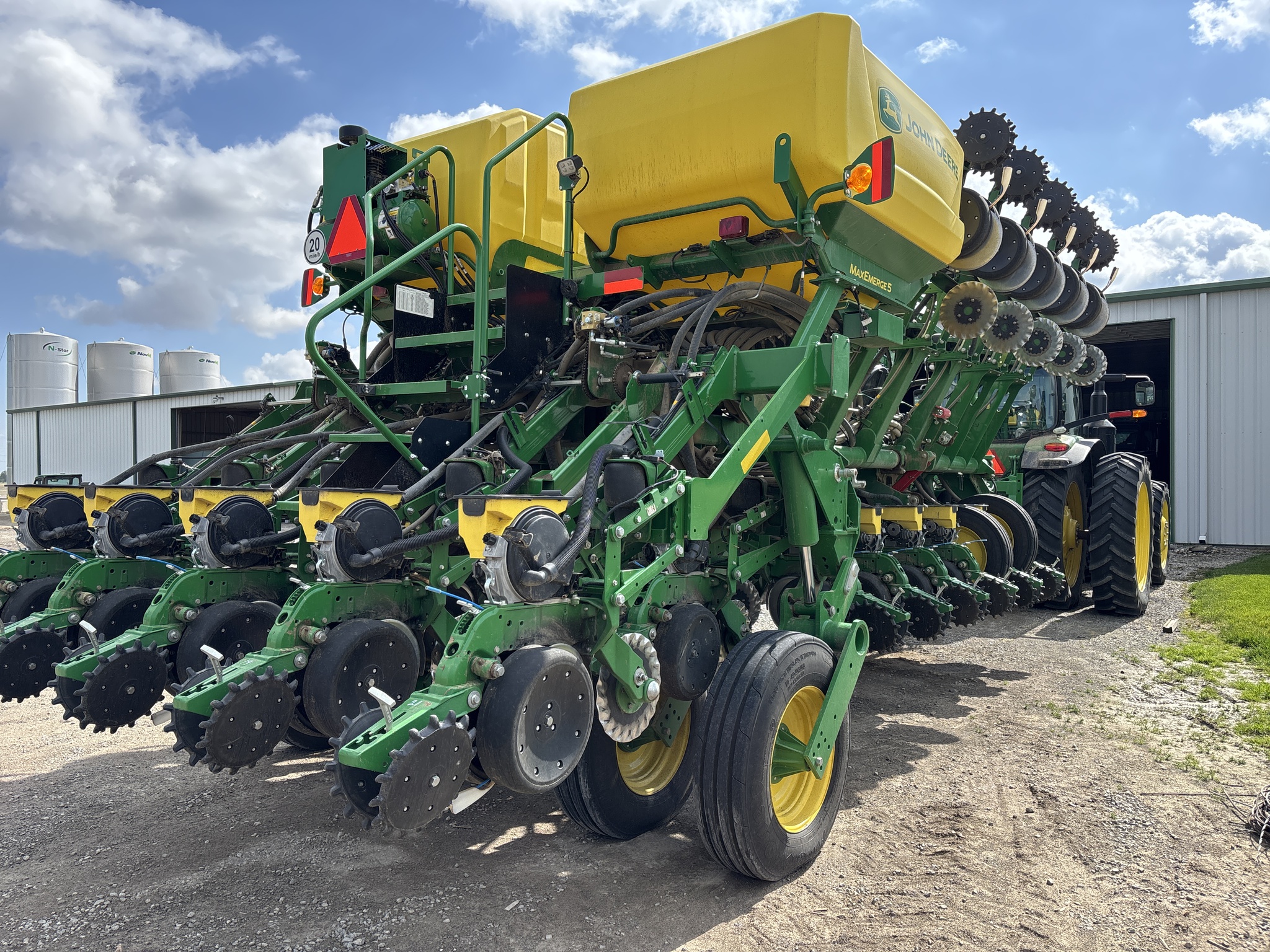 Used 2023 John Deere 1795 Planters: Drawn at Koenig Equipment in Anna, OH - PhotoXL7