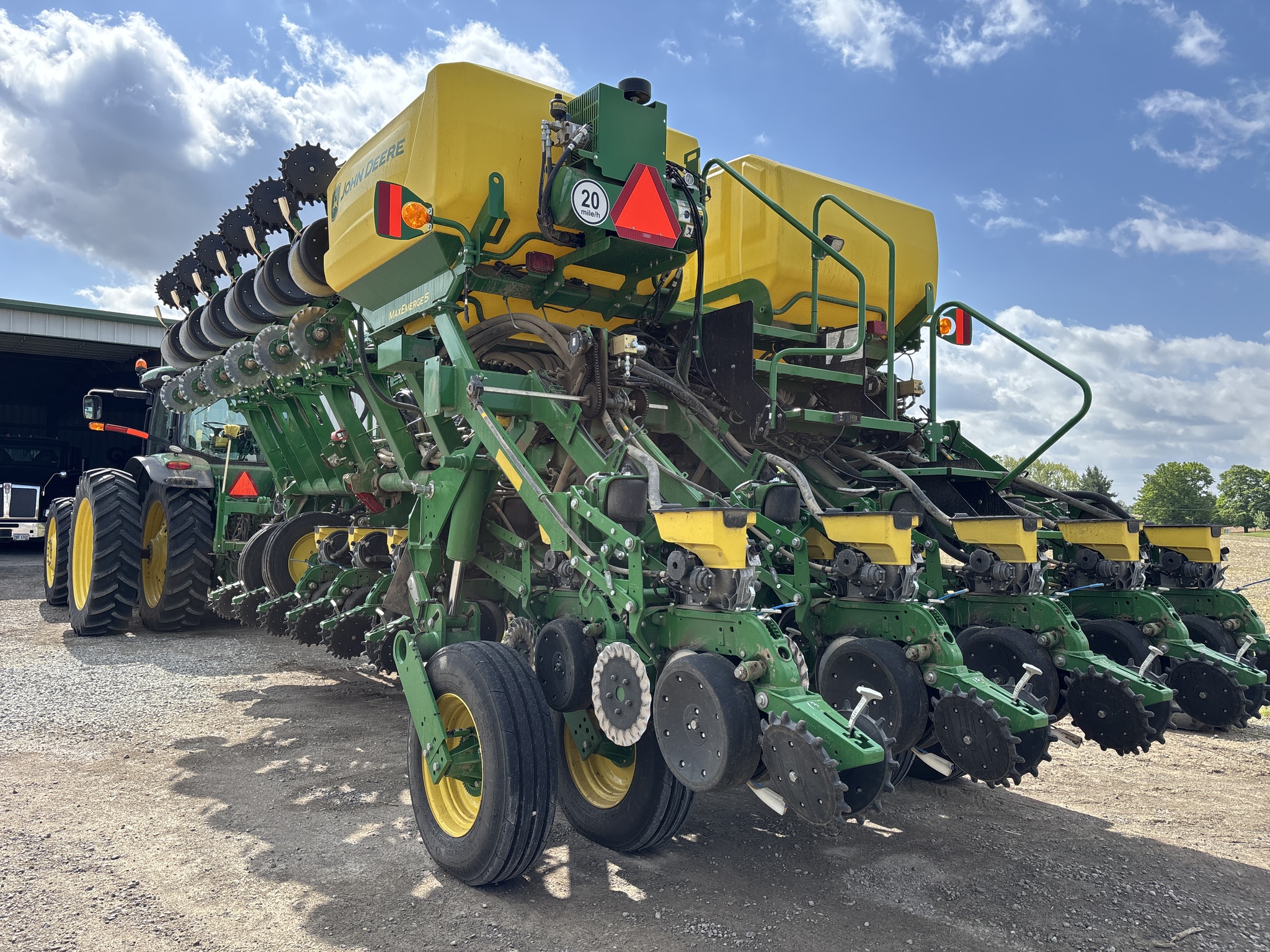 Used 2023 John Deere 1795 Planters: Drawn at Koenig Equipment in Anna, OH - PhotoXL9