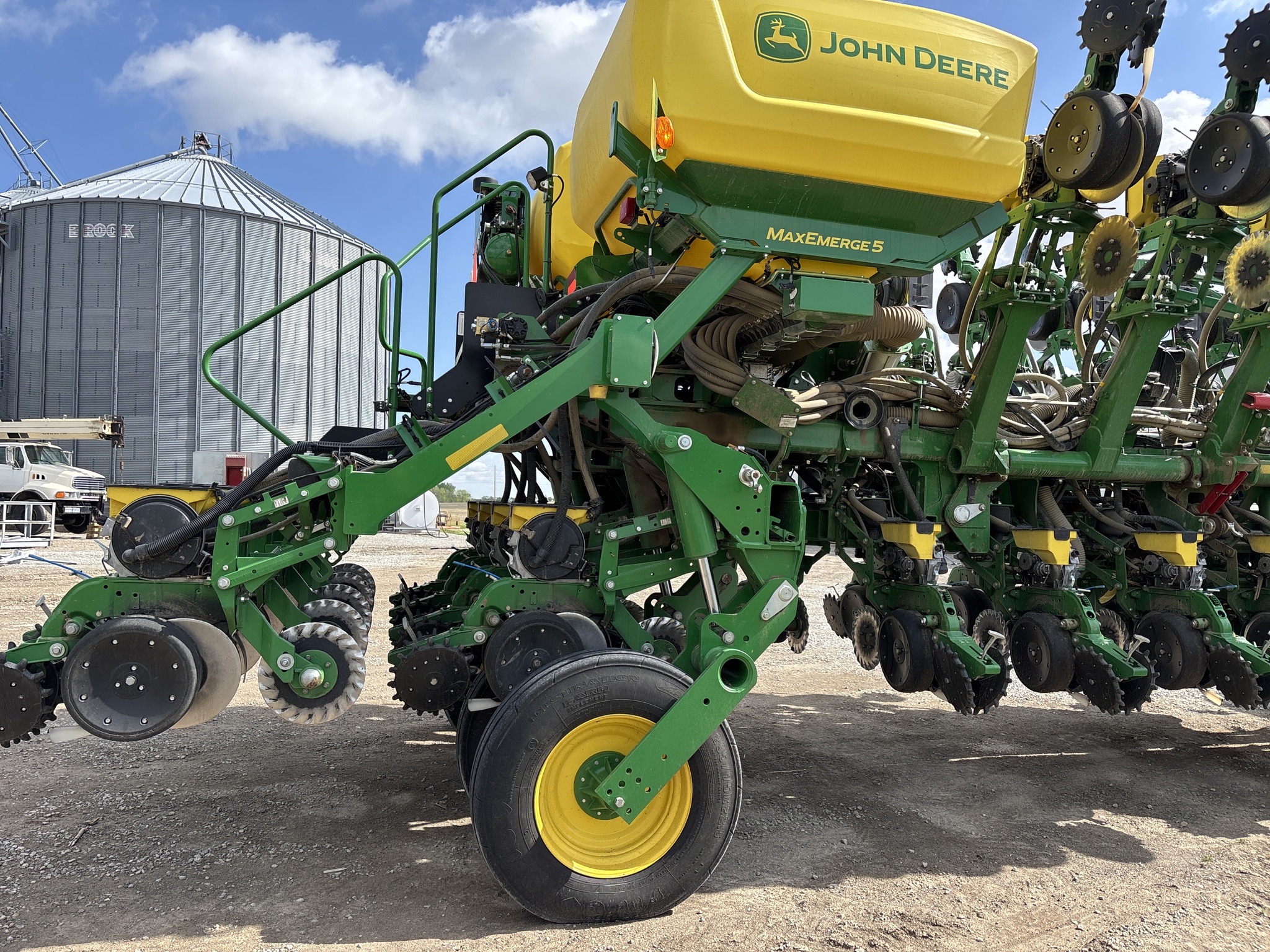 Used 2023 John Deere 1795 Planters: Drawn at Koenig Equipment in Anna, OH - PhotoXL12