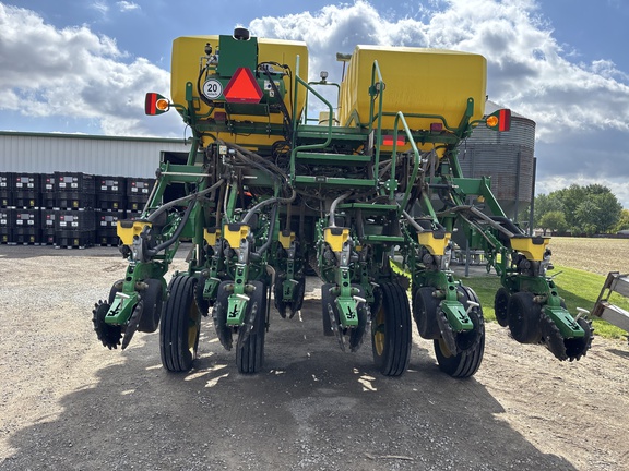 Used 2023 John Deere 1795 Planters: Drawn at Koenig Equipment in Anna, OH - Photo13