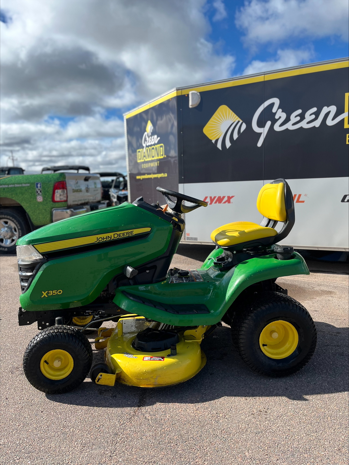 2019 John Deere X350 Image 2