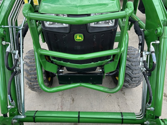 Used 2022 John Deere 1025R Compact Utility Tractors at Horizon Ag & Turf in Warburg, AB - Photo4