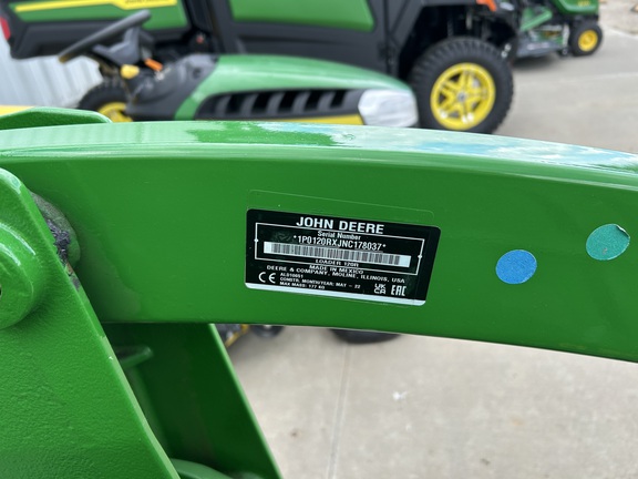 Used 2022 John Deere 1025R Compact Utility Tractors at Horizon Ag & Turf in Warburg, AB - Photo16