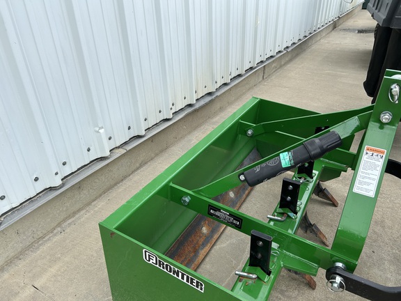 Used 2022 John Deere 1025R Compact Utility Tractors at Horizon Ag & Turf in Warburg, AB - Photo10