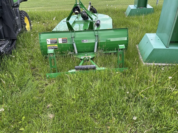 Used 2022 John Deere 1025R Compact Utility Tractors at Horizon Ag & Turf in Warburg, AB - Photo12