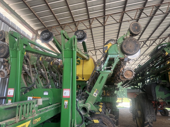Photo of 2022 John Deere 1795