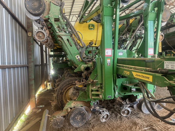 Photo of 2022 John Deere 1795