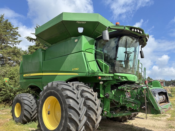 2018 John Deere S790 (2nd thumbnail)
