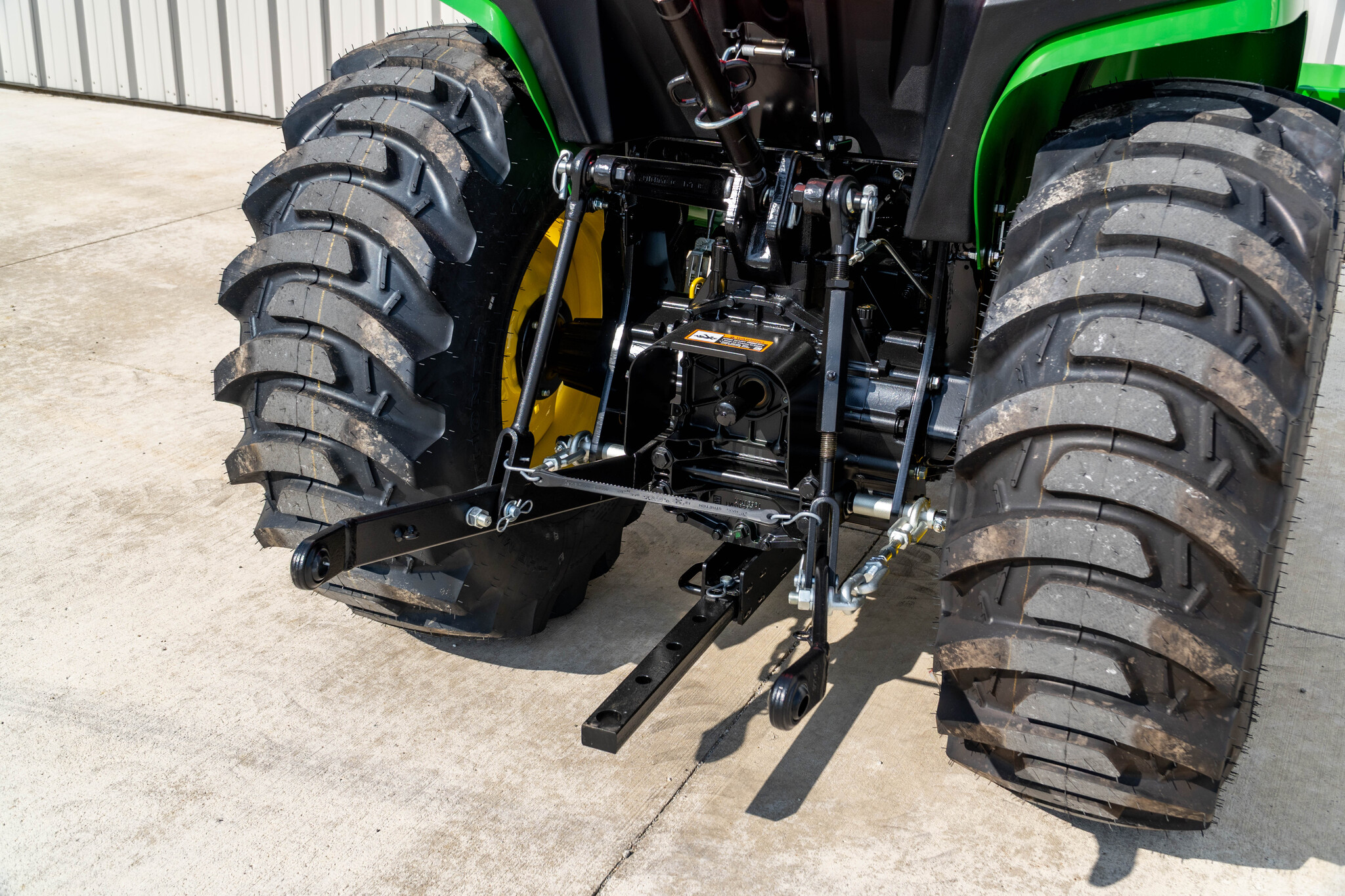 New In-Stock 2026 John Deere 3032E Compact Utility Tractors at Koenig Equipment in Richmond, IN - PhotoXL8