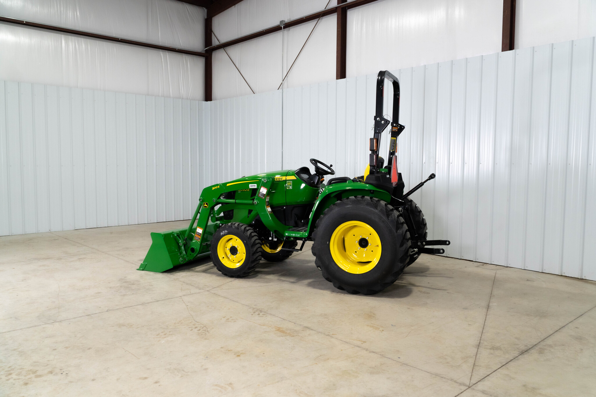 New In-Stock 2026 John Deere 3032E Compact Utility Tractors at Koenig Equipment in Richmond, IN - PhotoXL3