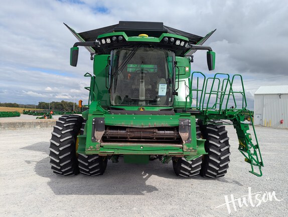 Photo of 2023 John Deere X9 1100