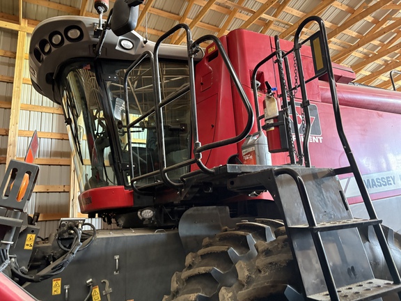 Used 2014 Massey Ferguson 9560 Combines at Horizon Ag & Turf in Vermilion, AB - Photo31