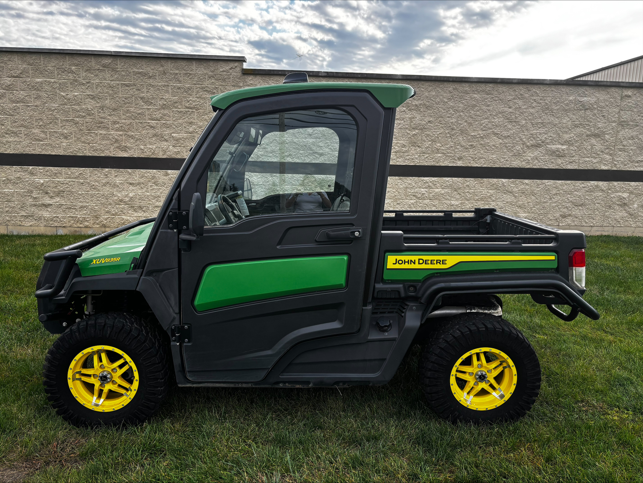 Used 2024 John Deere XUV835R Signature Edition ATVs & Gators at Koenig Equipment in Tipp City, OH - PhotoXL1