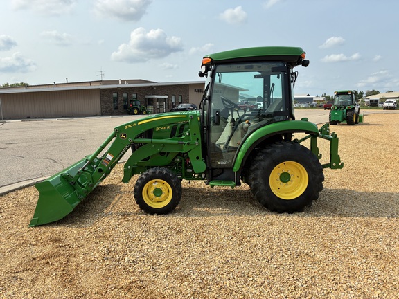 2022 John Deere 3046R - Photo8