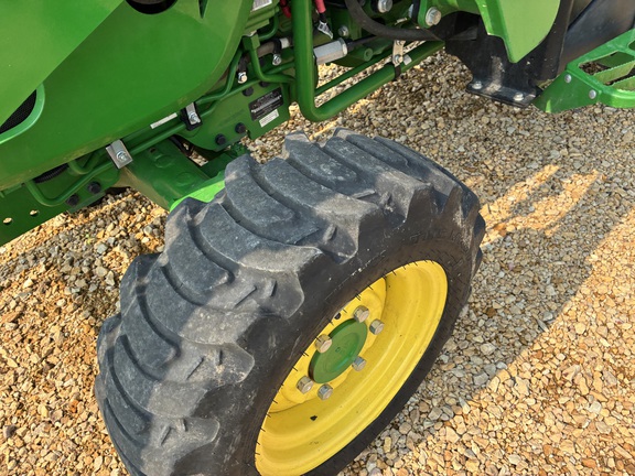 2022 John Deere 3046R - Photo10