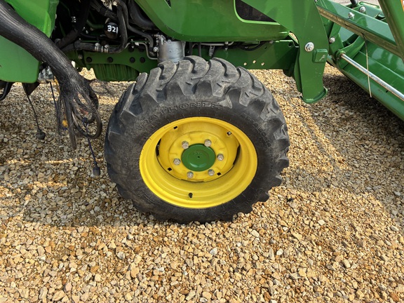 2022 John Deere 3046R - Photo11