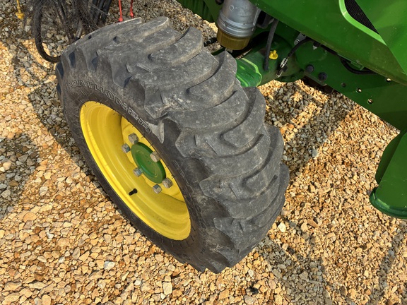2022 John Deere 3046R - Photo12