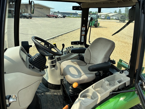 2022 John Deere 3046R - Photo28