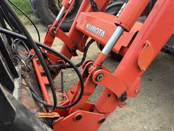 Used 2019 Kubota M7-172 Row Crop Tractors at Horizon Ag & Turf in Lloydminster, AB - Photo4