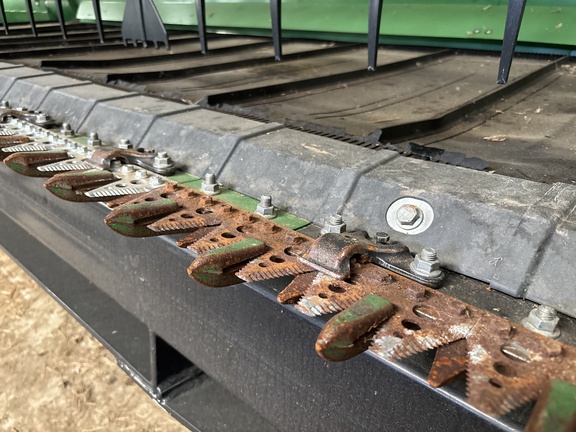 Used 2022 John Deere RD40F Combine Platforms at Koenig Equipment in Urbana, OH - Photo8