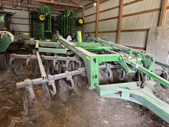  John Deere 2700