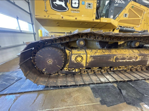 2021 John Deere 750L