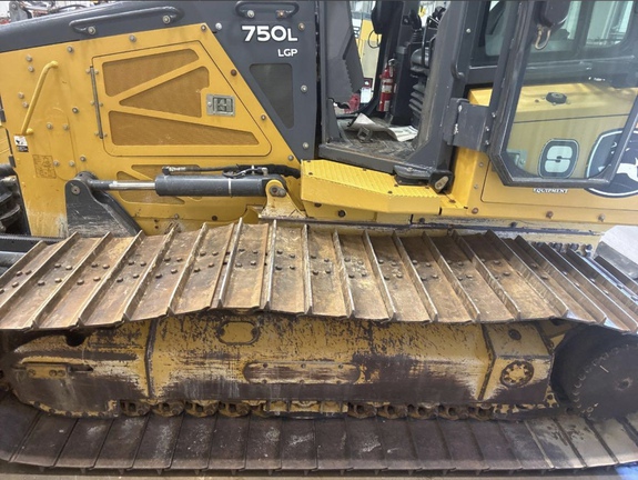 2021 John Deere 750L