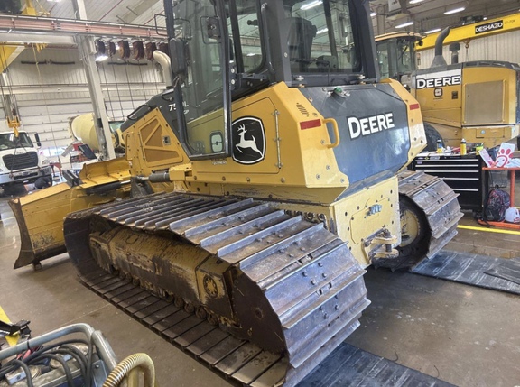 2021 John Deere 750L