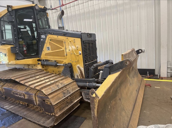 2021 John Deere 750L