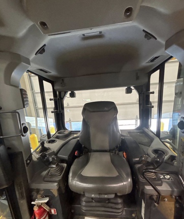 2021 John Deere 750L