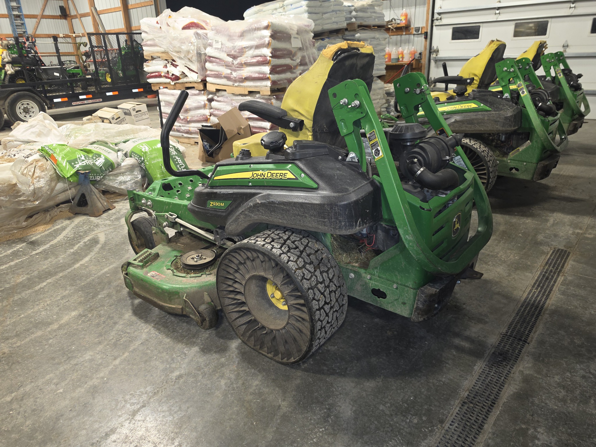 Used 2020 John Deere Z930M Zero Turn Mowers at Koenig Equipment in Richmond, IN - PhotoXL2