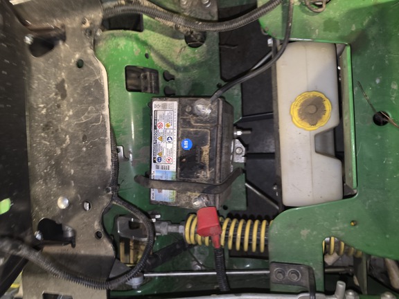 Used 2020 John Deere Z930M Zero Turn Mowers at Koenig Equipment in Richmond, IN - Photo6