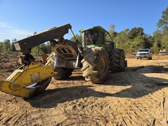 2023 John Deere 648L-II