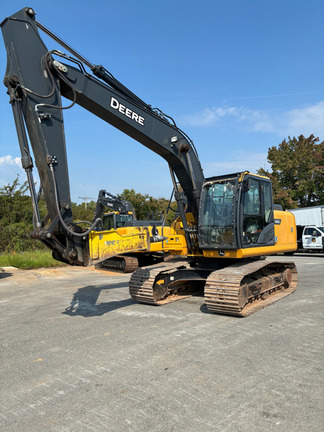 2023 John Deere 160G LC
