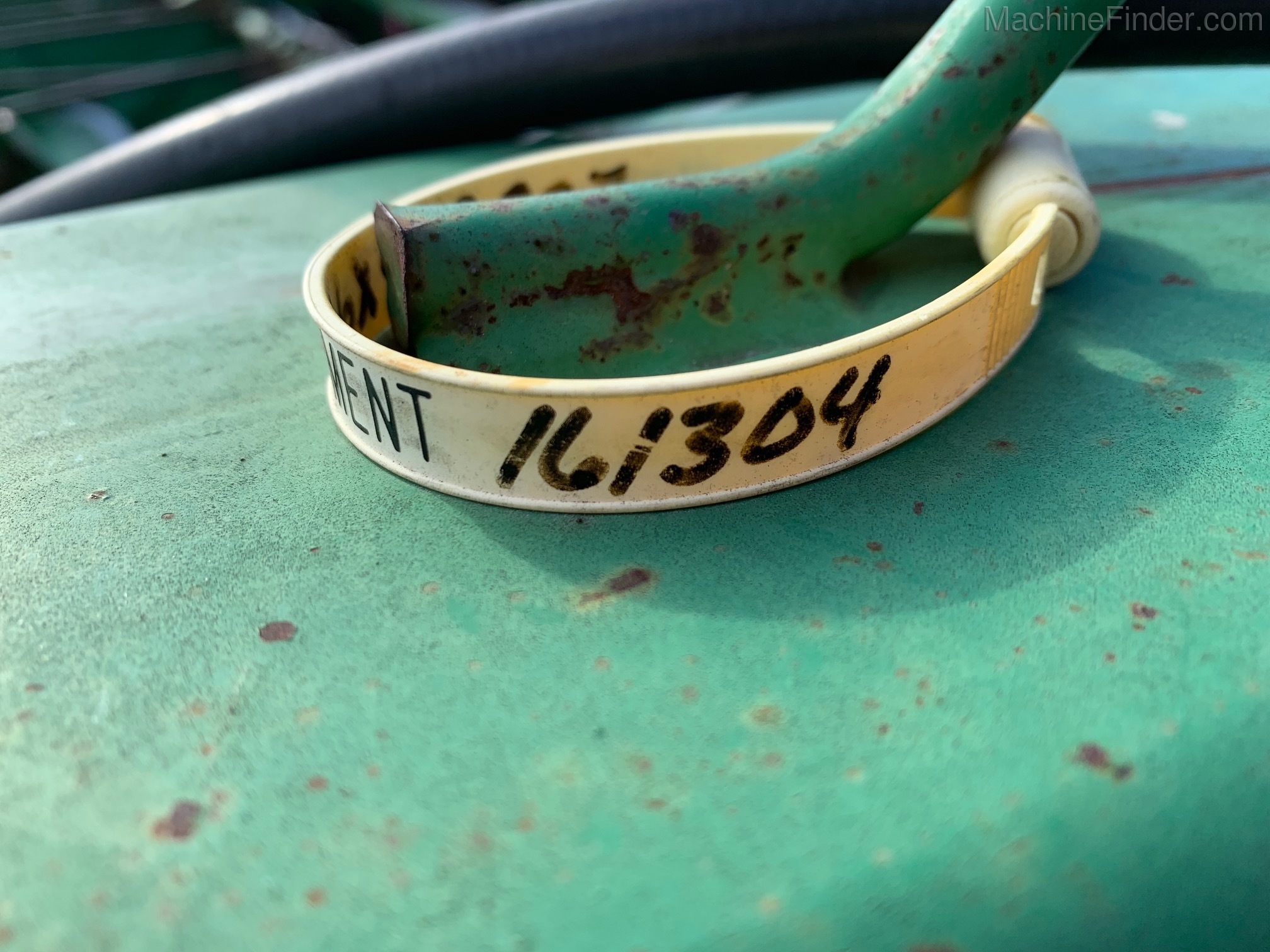 1998 John Deere 820 Image 8