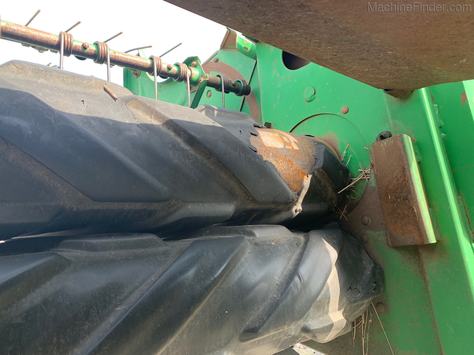 1998 John Deere 820 Image 6