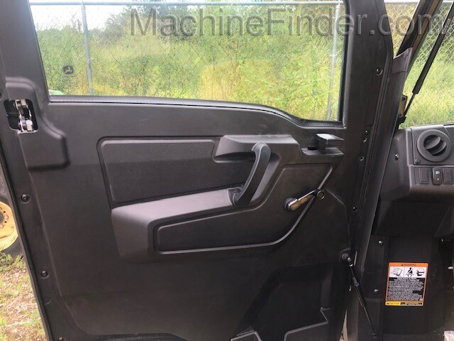 2020 John Deere XUV865M HVAC Diesel Image 9