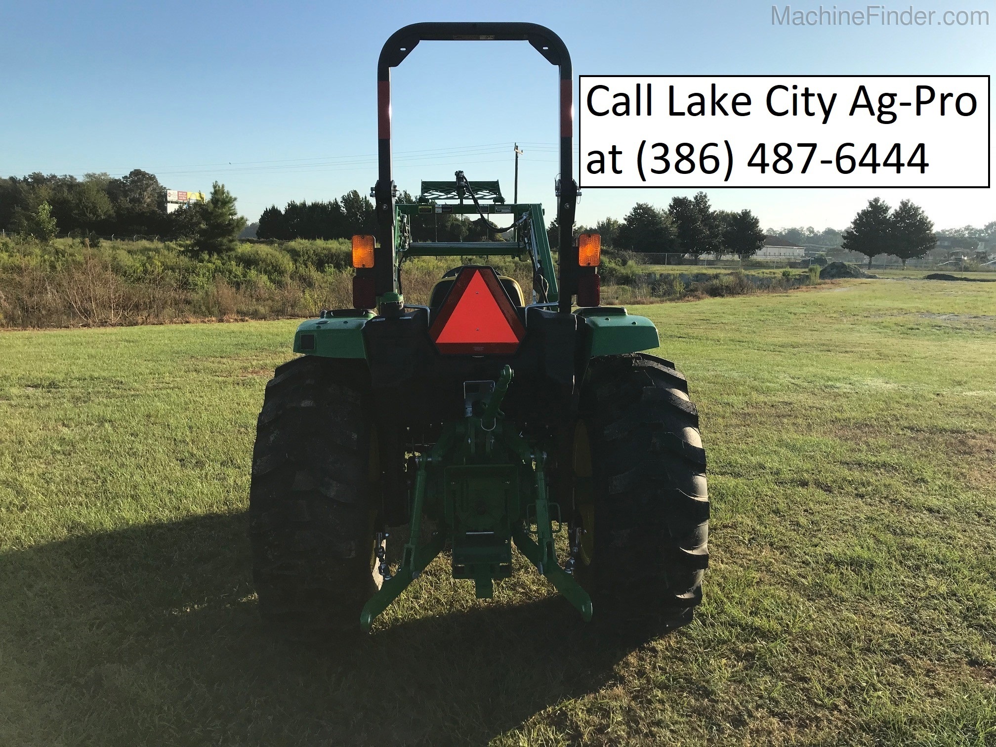 2020 John Deere 4044M Grapple Image 3