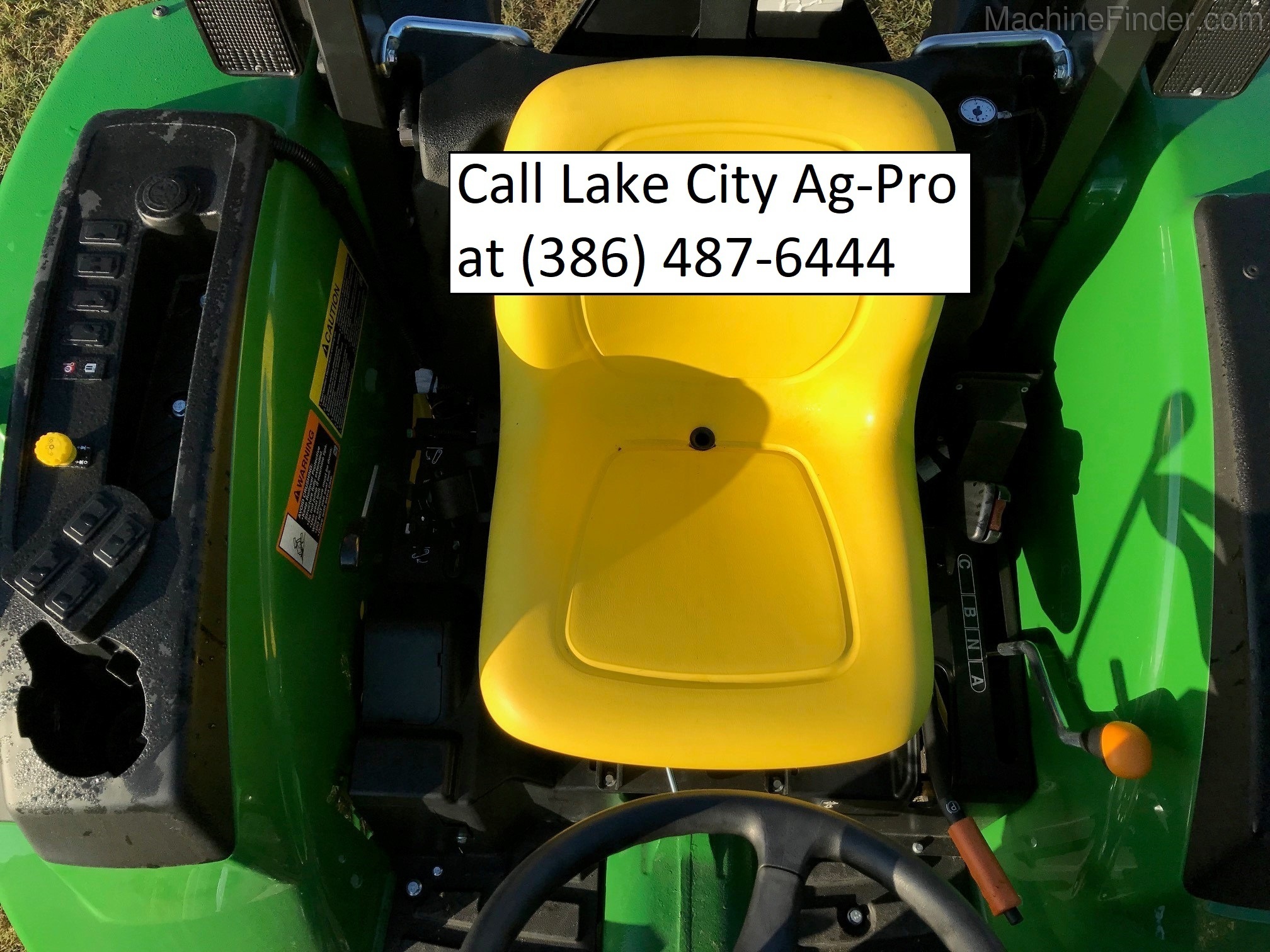 2020 John Deere 4044M Grapple Image 7