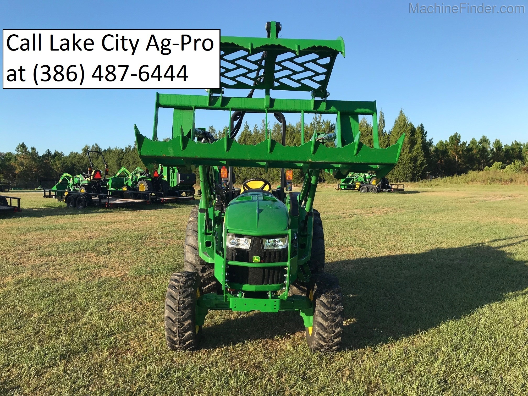 2020 John Deere 4044M Grapple Image 6