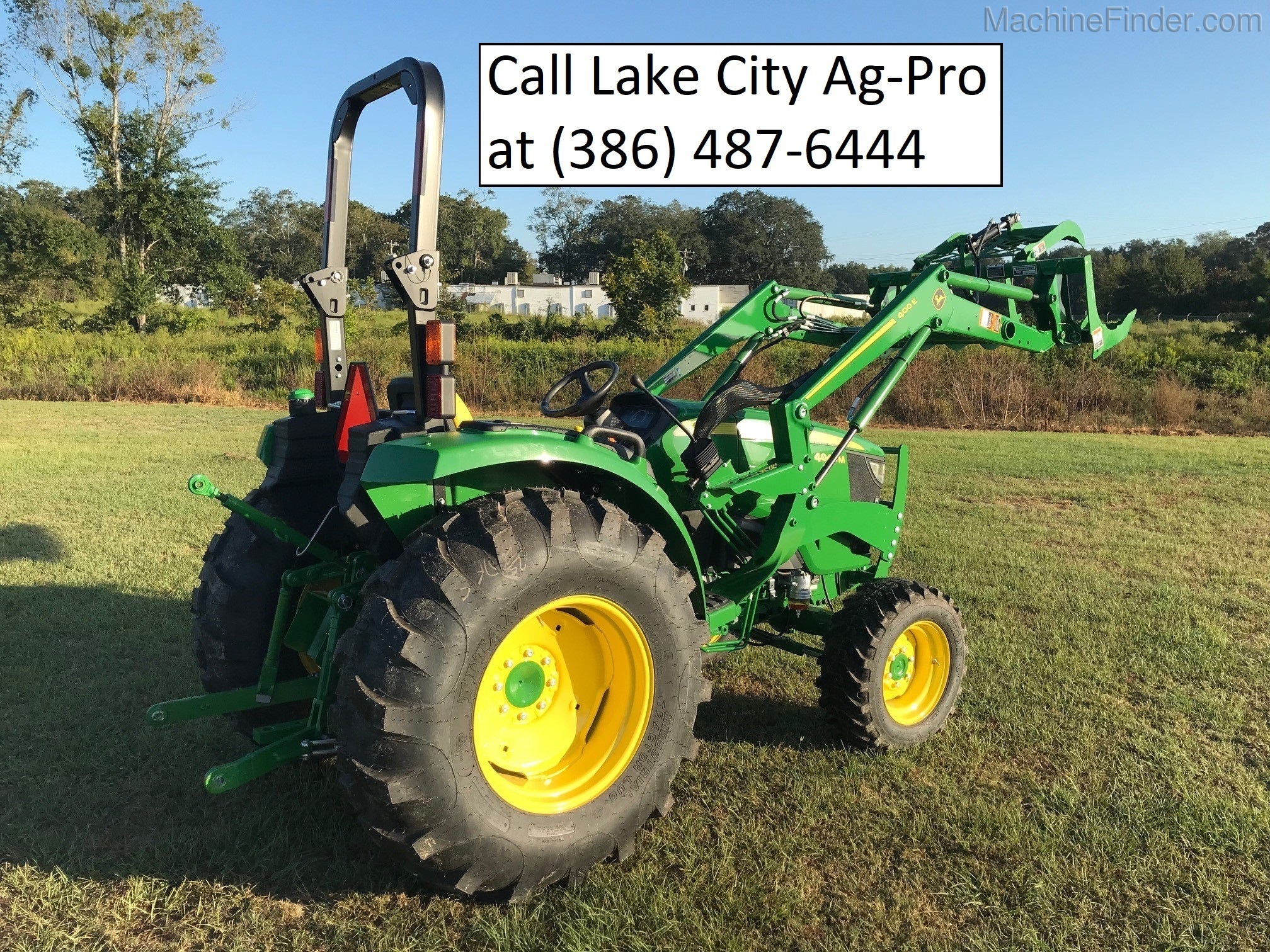 2020 John Deere 4044M Grapple Image 2