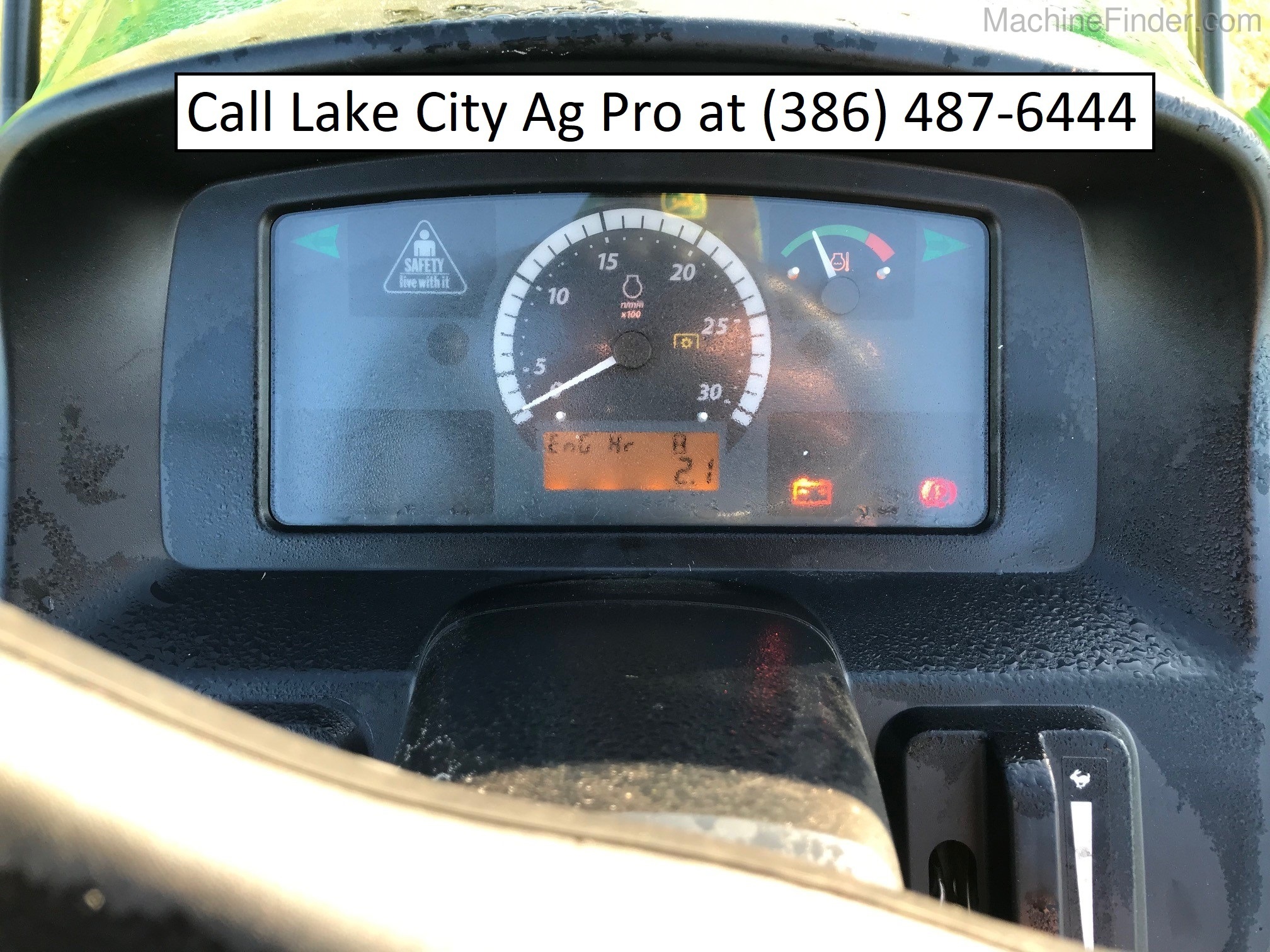 2020 John Deere 4044M Grapple Image 10