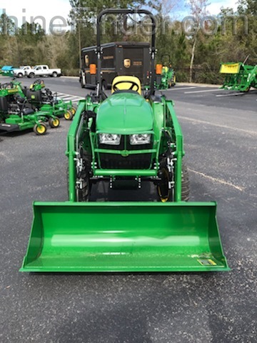 2021 John Deere 3032E Image 5