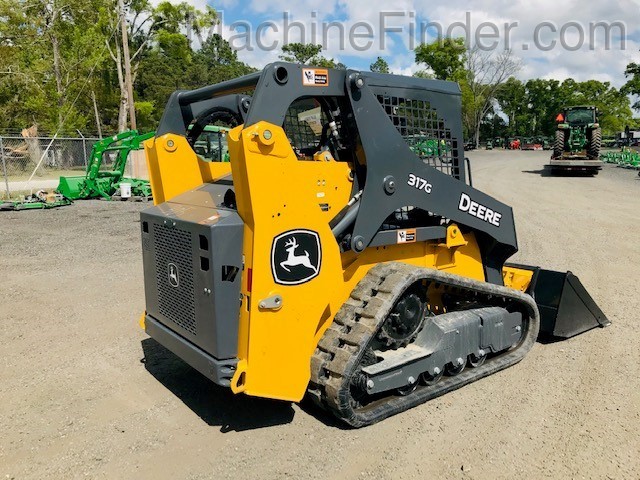 2020 John Deere 317G Image 4