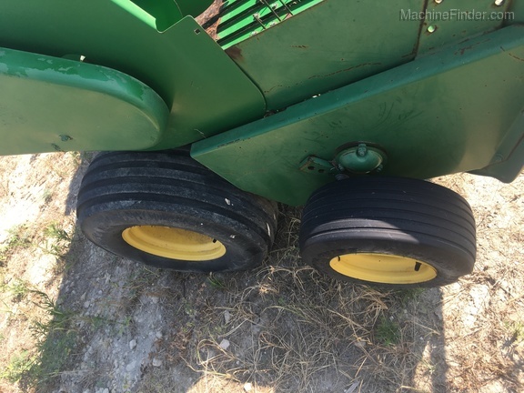 John Deere 338 Image 4