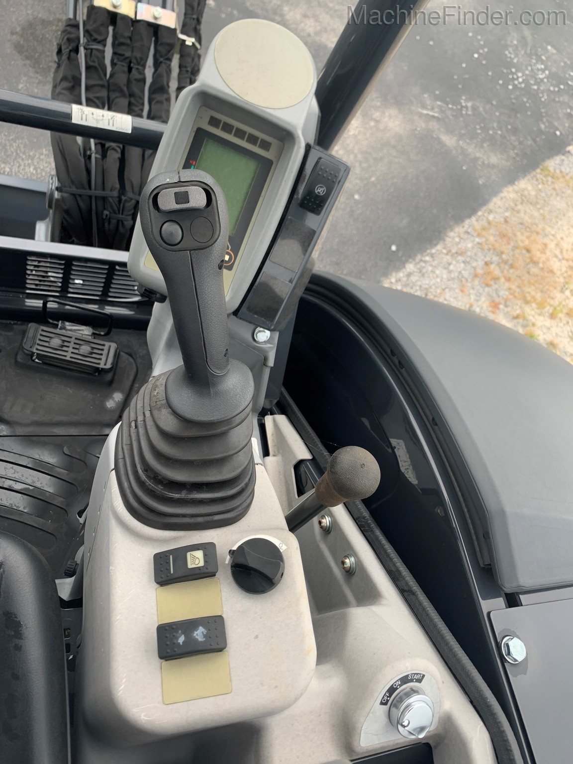 2018 John Deere 30G Image 7