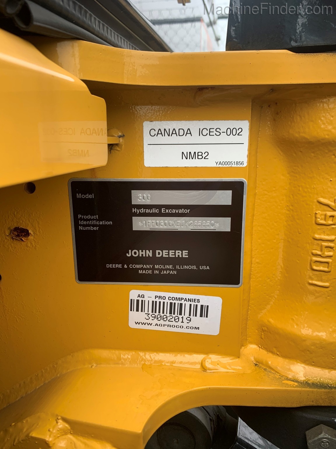 2018 John Deere 30G Image 2