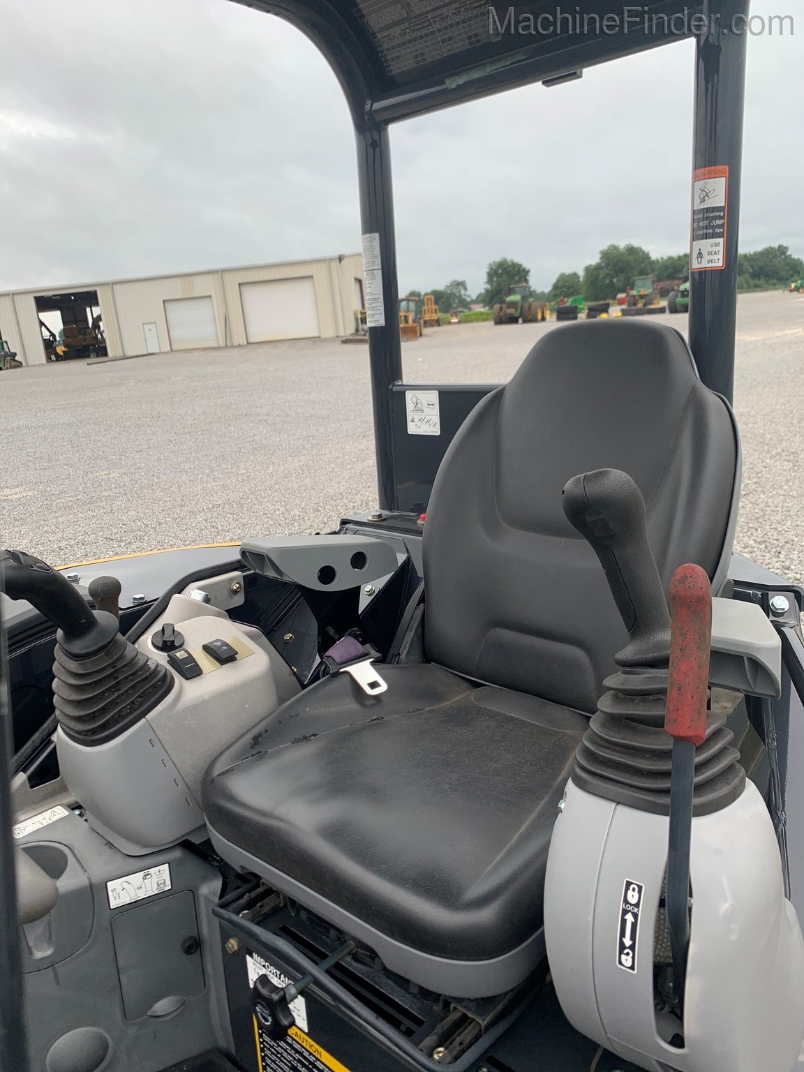 2018 John Deere 30G Image 5