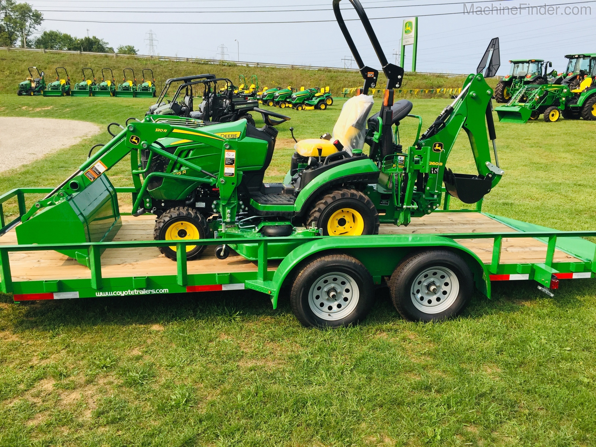 2020 John Deere 1025R Image 1